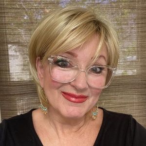 Meet your Posher, Cindy